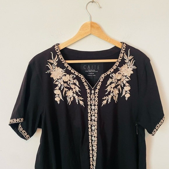 CAITE Johnny Was Black Floral Embroidered Women's Tunic - Picture 2 of 7
